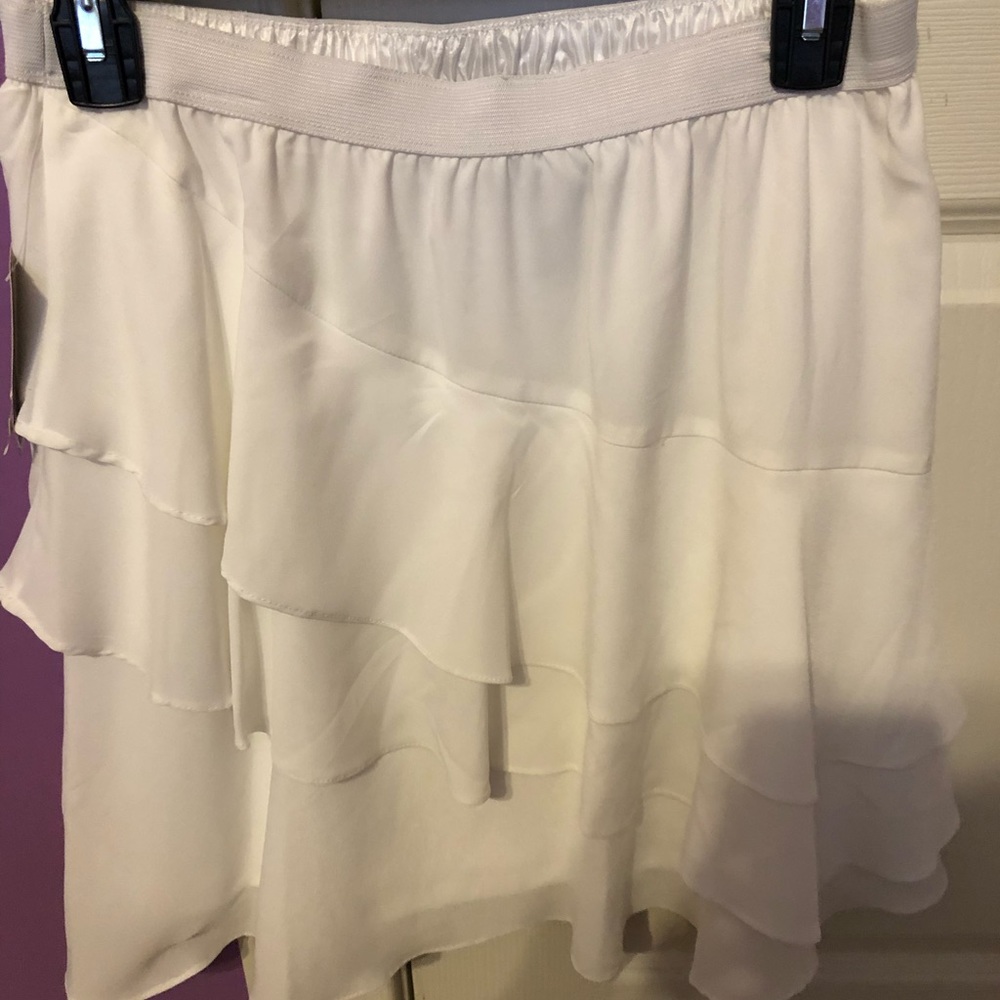 Gorgeous pure white layered skirt!!!